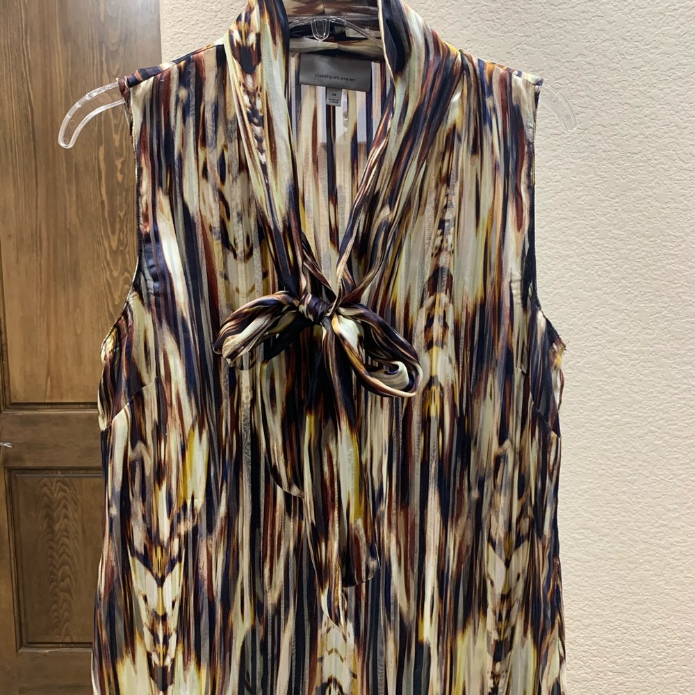 Classiques entire sleeveless blouse with tie